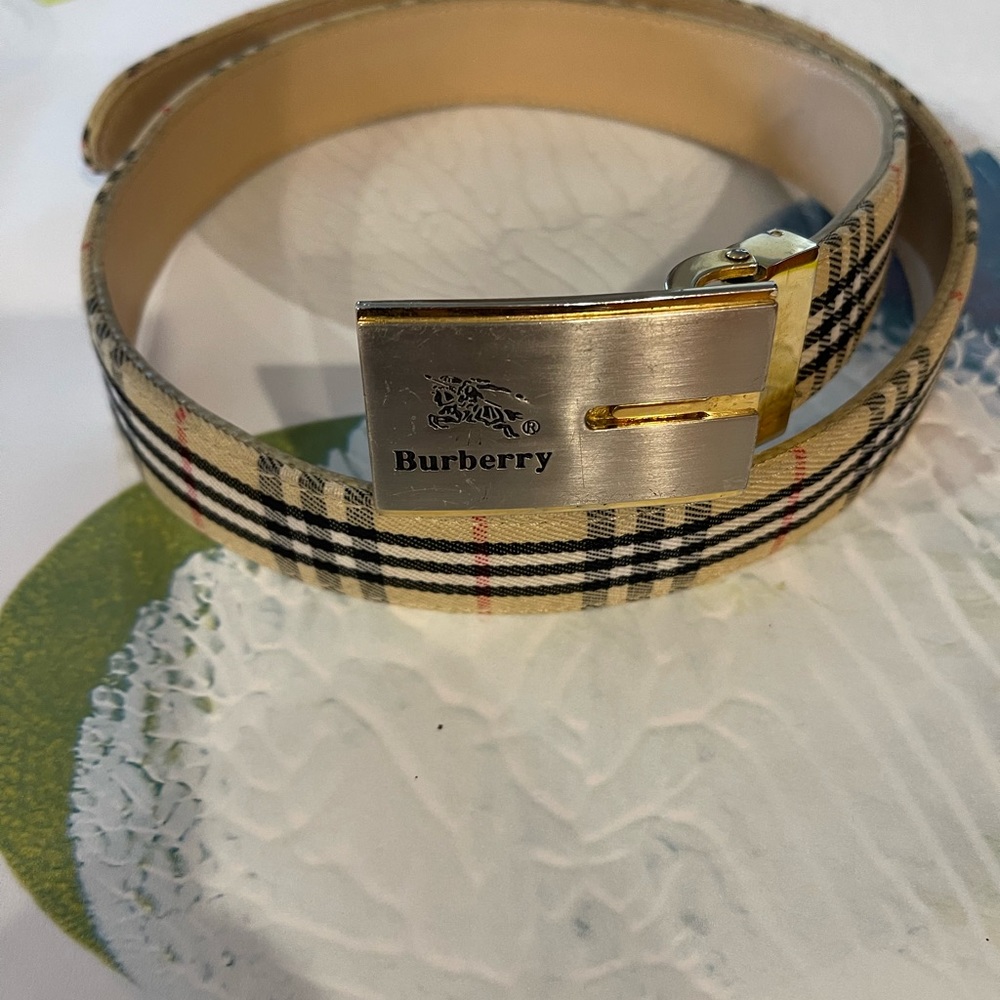 Beautiful Burberry belt with silver and gold buckle size S/M